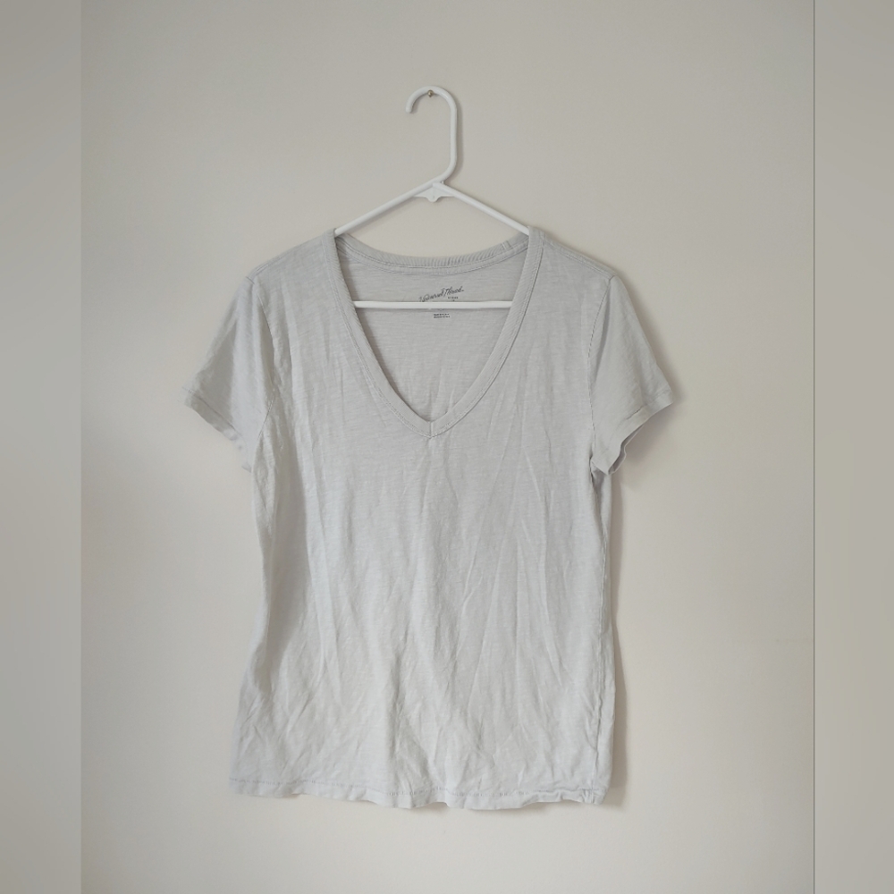 Neutral V Neck Tee 🤍
